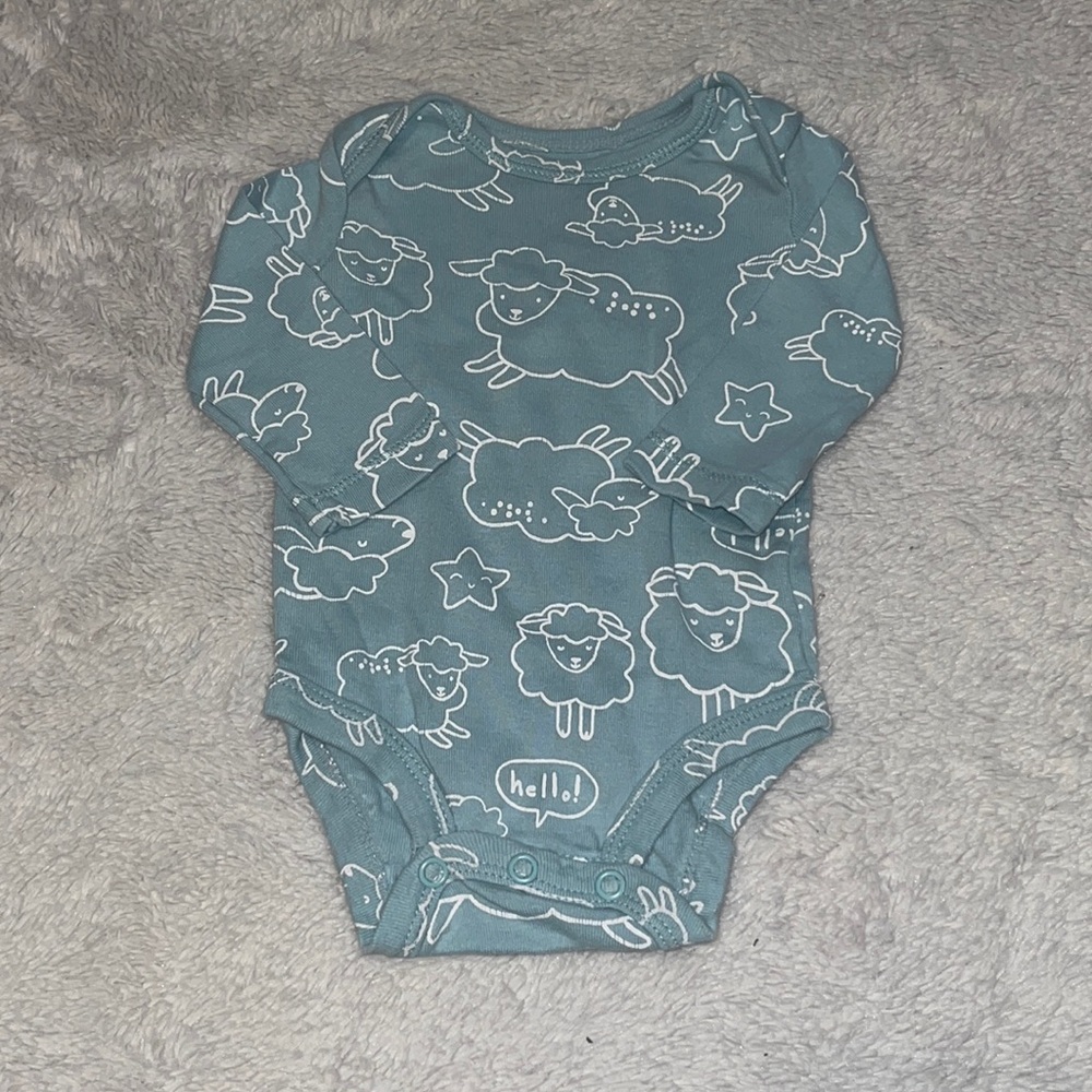 (3 for$10) carters sheep bodysuit 3 months gender neutral 🐑
